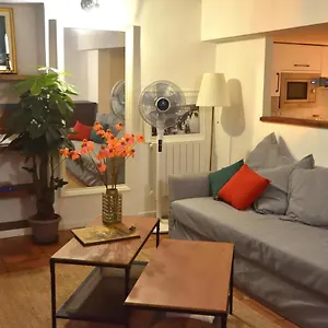 Apartment 33 On The Old Historic Senate Square, Nice